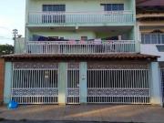 SOBRADO 3 ANDARES,COM QUARTOS GRANDES E ESPAÇOSO