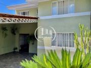 Sobrado 3 Dormitórios à Venda no Cajuru, Curitiba Aceita...