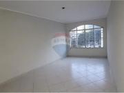 Sobrado 3 Dorms para Alugar 378 m² por R$ 5.000,00