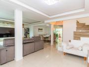 Sobrado 3 quartos, 1 suíte, 2 vagas Capão da Imbuia