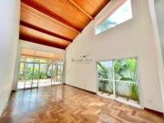 Sobrado 4 Dorms para Alugar 234 m² por R$ 11.000,00