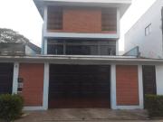 Sobrado 4 Dorms para Alugar 300 m² por R$ 20.000,00