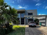 Sobrado 4 Suítes Beira Lago Condomínio Blue Xangri Lá