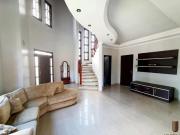 Sobrado 508m² a venda por R$1.890.000,00. 3 três...