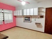 Sobrado com 3 dormitórios à venda, 240 m² por R$...