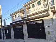 Sobrado com 3 dormitórios à venda, 250 m² por R$...