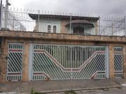 Sobrado à Venda | 315m² | 4 dormitórios | 3 Vagas | Vila...