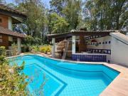 Sobrado à venda | 490m² | 4 suítes | 8 vagas | Barro...