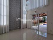 Sobrado à venda com 03 suítes no Condomínio à Venda no...