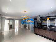 Sobrado à Venda com 170m², 3 quartos, 5 vagas com...