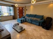 Sobrado à Venda, com 366m2, 3 Quartos, 3 Suítes, Área...