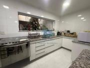 Sobrado a venda com 3 suítes e 2 vagas no Parque Fongaro