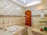 Sobrado à venda com 4 dormitórios 1 suíte, 214 m² por R$...