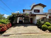 Sobrado à Venda com 4 dormitórios, 208 m² por R$...