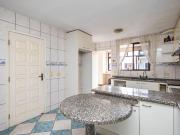 Sobrado à Venda com Parte Comercial, 2 Apartamentos...