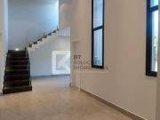 Sobrado à venda, com piscina e suítes, Condomínio...