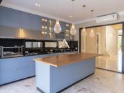 Sobrado à venda, condomínio Quinta do Golfe, com 05 suítes