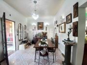 Sobrado à venda de 227,00m² útil, com 5 quartos e 4...