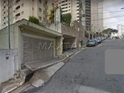 Sobrado à venda de 500m², com 3 dormitórios, 1 suíte e 4...
