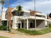 Sobrado à venda e para alugar em Campinas, Alphaville...