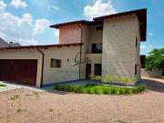 Sobrado à venda e para alugar em Campinas, Barão...