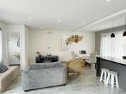 Sobrado à Venda em Balneário Coroados Guaratuba