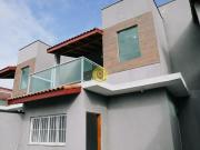 Sobrado à Venda em Boracéia Bertioga/SP