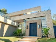 Sobrado à venda em Campinas, Vila Hollândia, com 4...