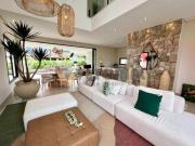 Sobrado à venda em Caraguatatuba, Costa Nova, com 5...