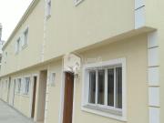 Sobrado à venda em condomínio, 91 metros quadrados, 2...