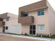 Sobrado à venda em condomínio fechado 3 suítes, quintal...