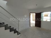 Sobrado a venda em condominio fechado com 03 dormitorios...