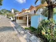 Sobrado à venda em Cotia, Chácara Pavoeiro, com 3...