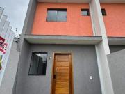 Sobrado à Venda em Curitiba