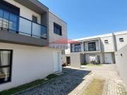 Sobrado à venda em Curitiba PR, Uberaba: 3 quartos,...