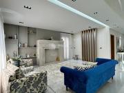 Sobrado à venda em São José dos Campos, Urbanova, com 3...