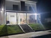 Sobrado á venda em terreno de 800 m², 4 dormitórios, 2... Sobrado á venda em terreno de 800 m², 4 dormitórios, 2...