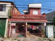 Sobrado à venda já dividido com 02 casas independentes,...