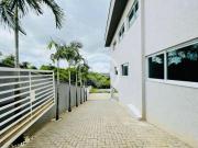 Sobrado à venda no bairro Condomínio do Lago Goiânia/GO