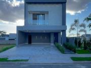 Sobrado á venda no Condomínio Belvedere II