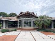 Sobrado à venda no condomínio Sans Souci em Valinhos com...