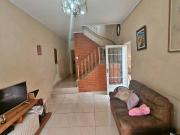 Sobrado à venda no Jardim Mangalot na Rua General Lauro...