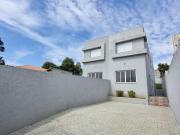 Sobrado à venda no Jd. dos Pinheiros casa com bastante...