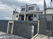 Sobrado a venda no Pilarzinho com 3 Dormitórios 3 Vagas...