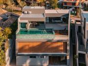 Sobrado à venda no Residencial Alphaville 1, com 5...