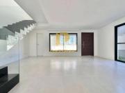 Sobrado à venda no Santa Cândida