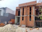 Sobrado à venda no Vitória Régia CIC, com 03 quartos,...