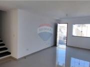 Sobrado Aconchegante em Curitiba: Pronto para Morar!