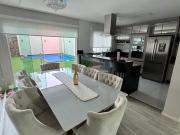 Sobrado Alto Padrão – 244 m² | Completo e Pronto p