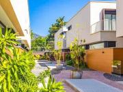 Sobrado Alto Padrão com 4 quartos à venda em Jardim Cordeiro